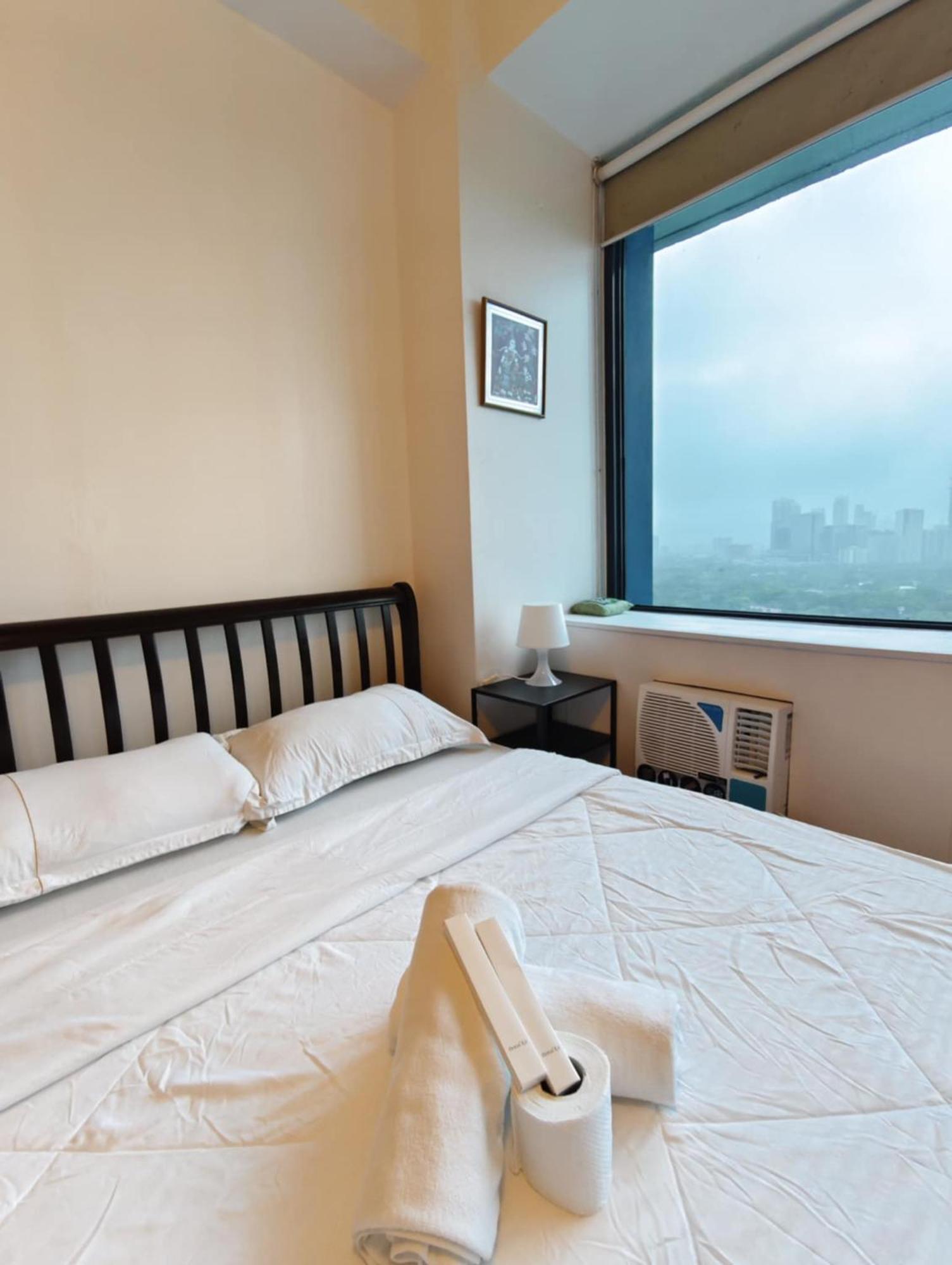 Bellagio One Bedrroom Bgc Burgos Circle By Christine Suites Ph Taguig Ngoại thất bức ảnh